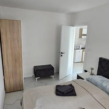 Stefan Tomic-srebrno Jezero Apartman *